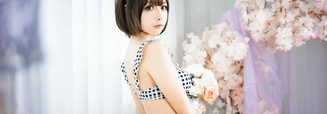 Momoko葵葵 Cosplay视频 在线欣赏 共 49 集